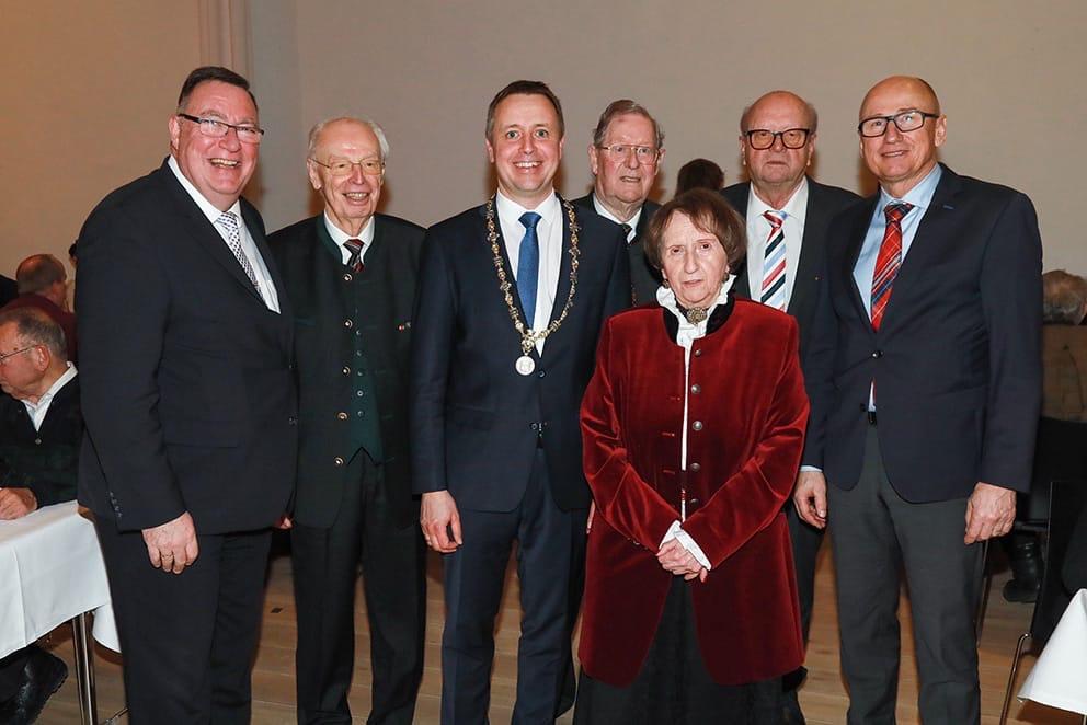 Leider haben wir keinen Alternativtext zu diesem Bild, aber wir arbeiten daran.
