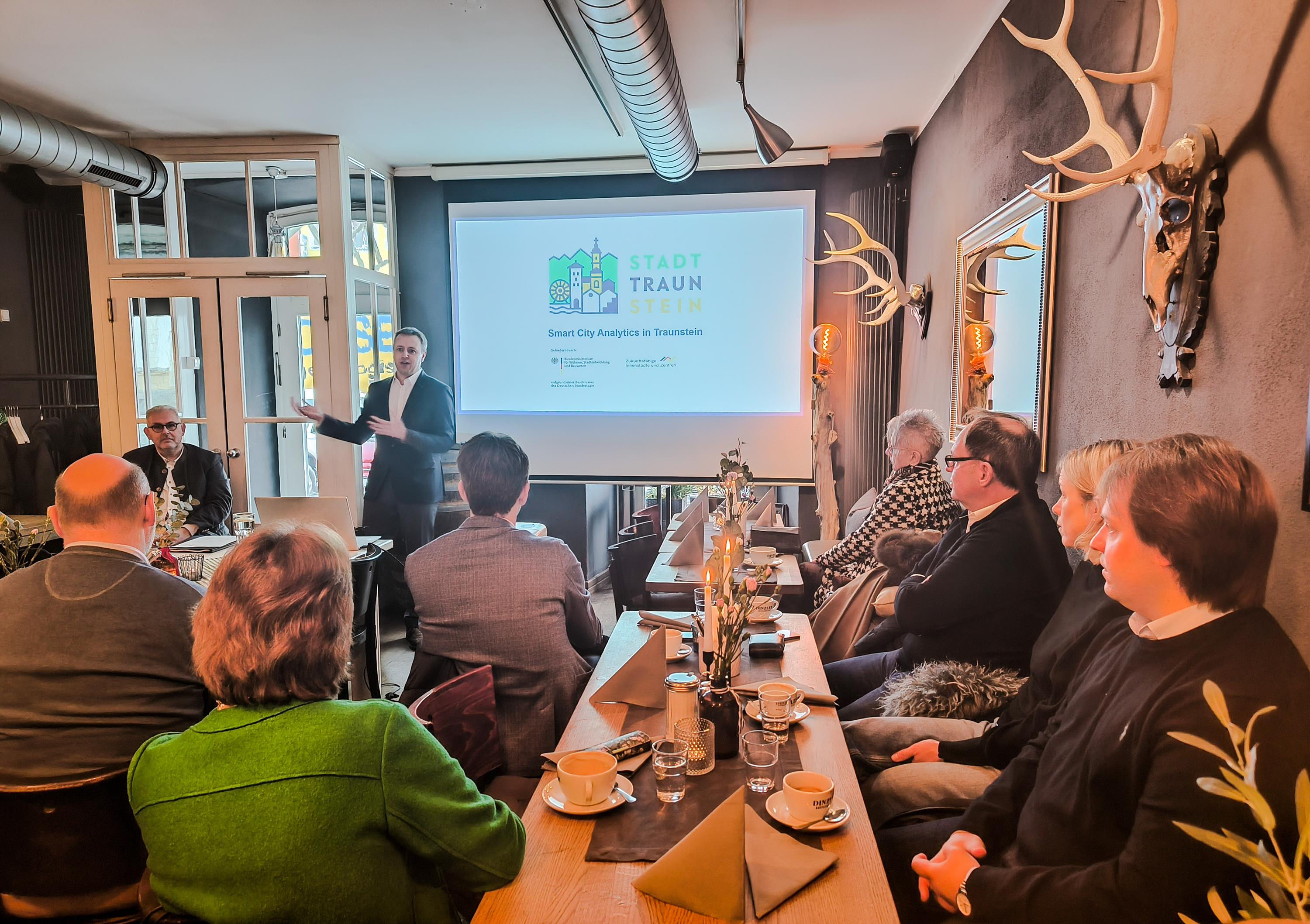 Unternehmer-Stammtisch am 26. Juni ab 18.30 Uhr im Café Lindl