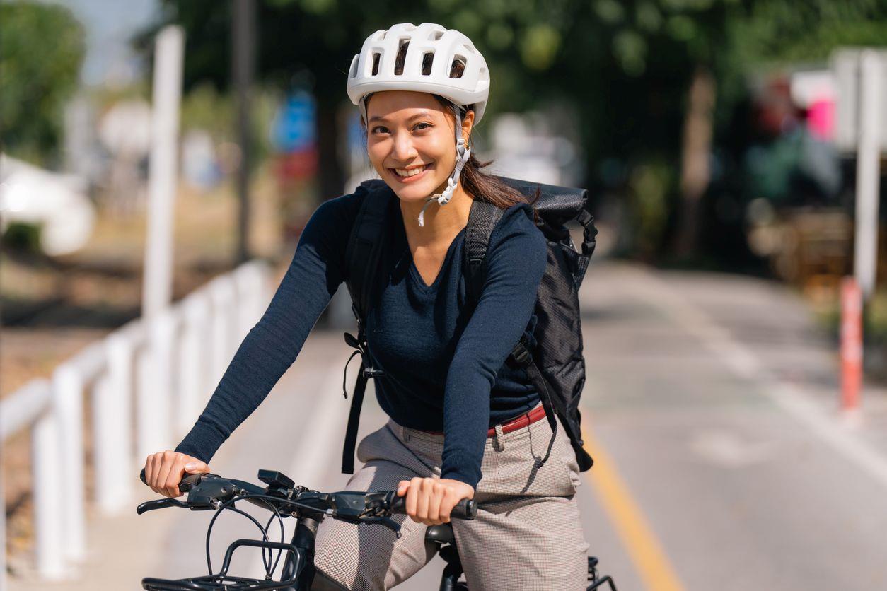 Radfahrerin iStock torwai