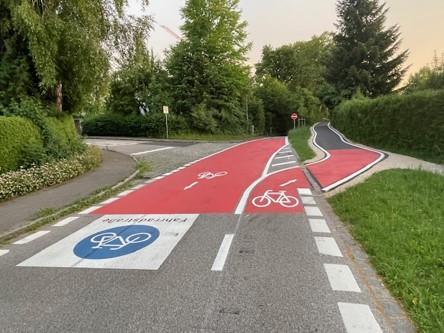 ... und der Kardinal-Faulhaber-Straße mit dem Hohlweg. (© Große Kreisstadt Traunstein)