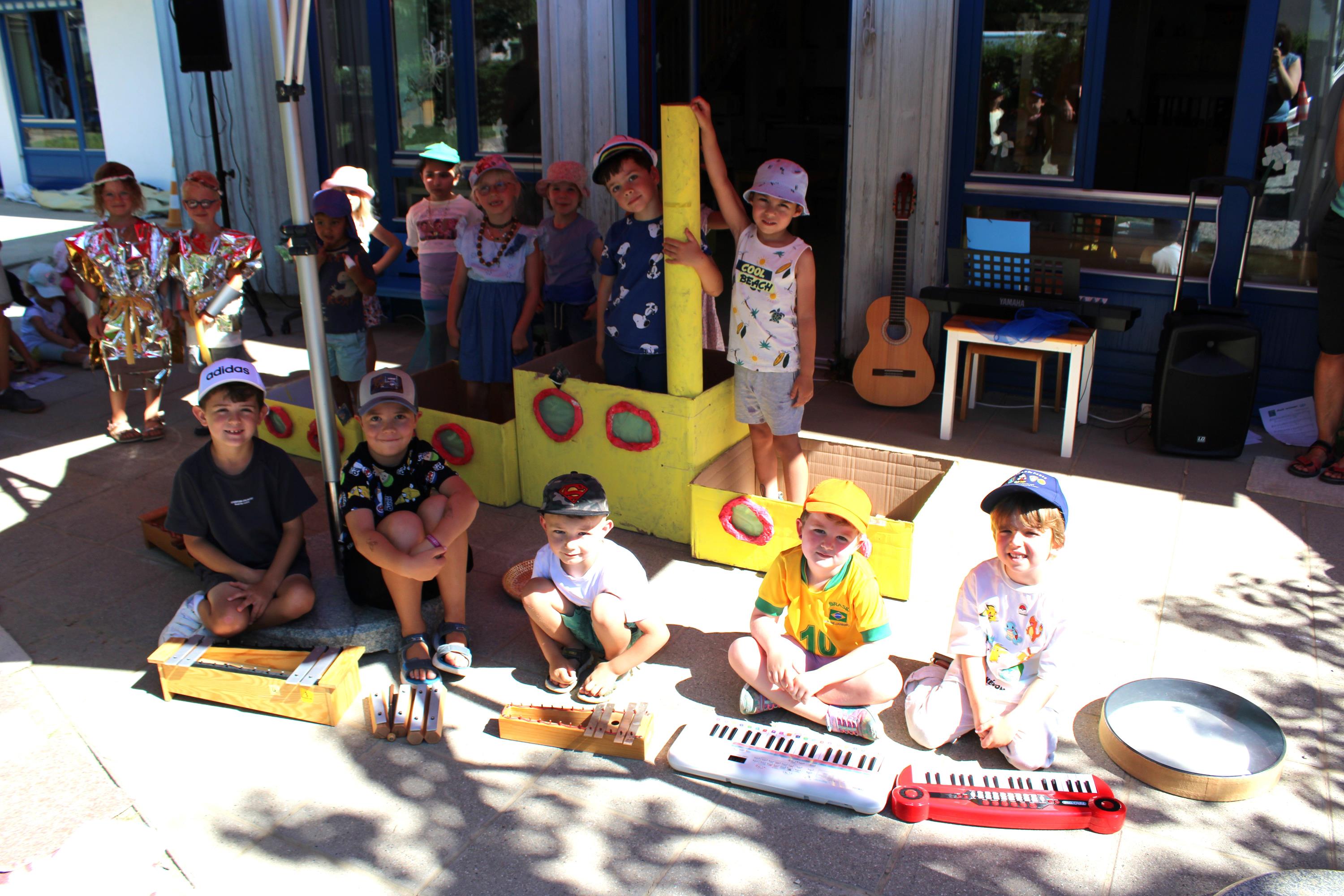 Die Kinder der Kindertageseinrichtung am Klosterberg begeisterten beim Sommer-fest unter dem Motto „Musik verbindet“ ...