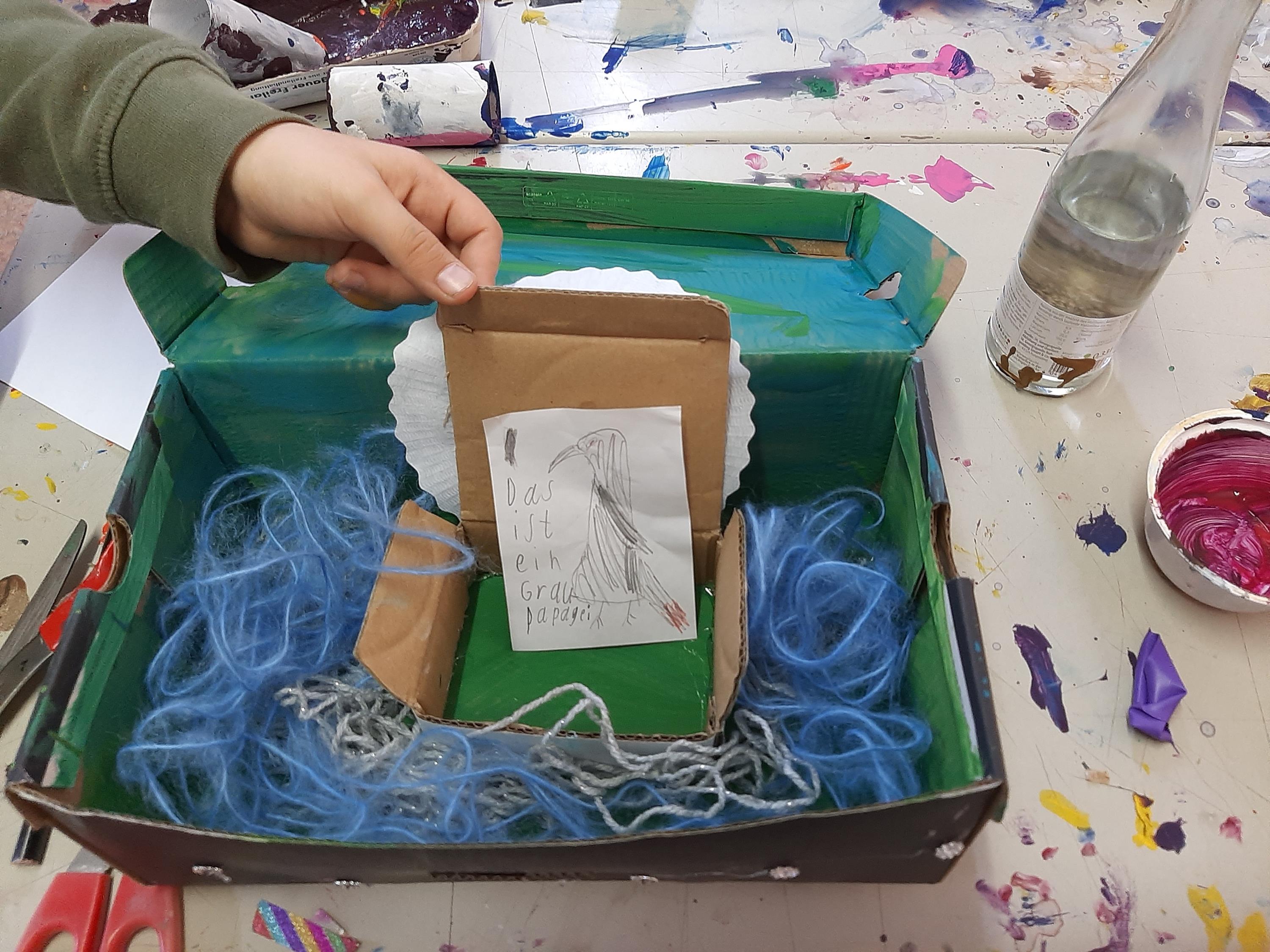Malen, Zeichnen, Basteln, Bauen und Experimentieren: In der Traunsteiner Schule der Phantasie ...