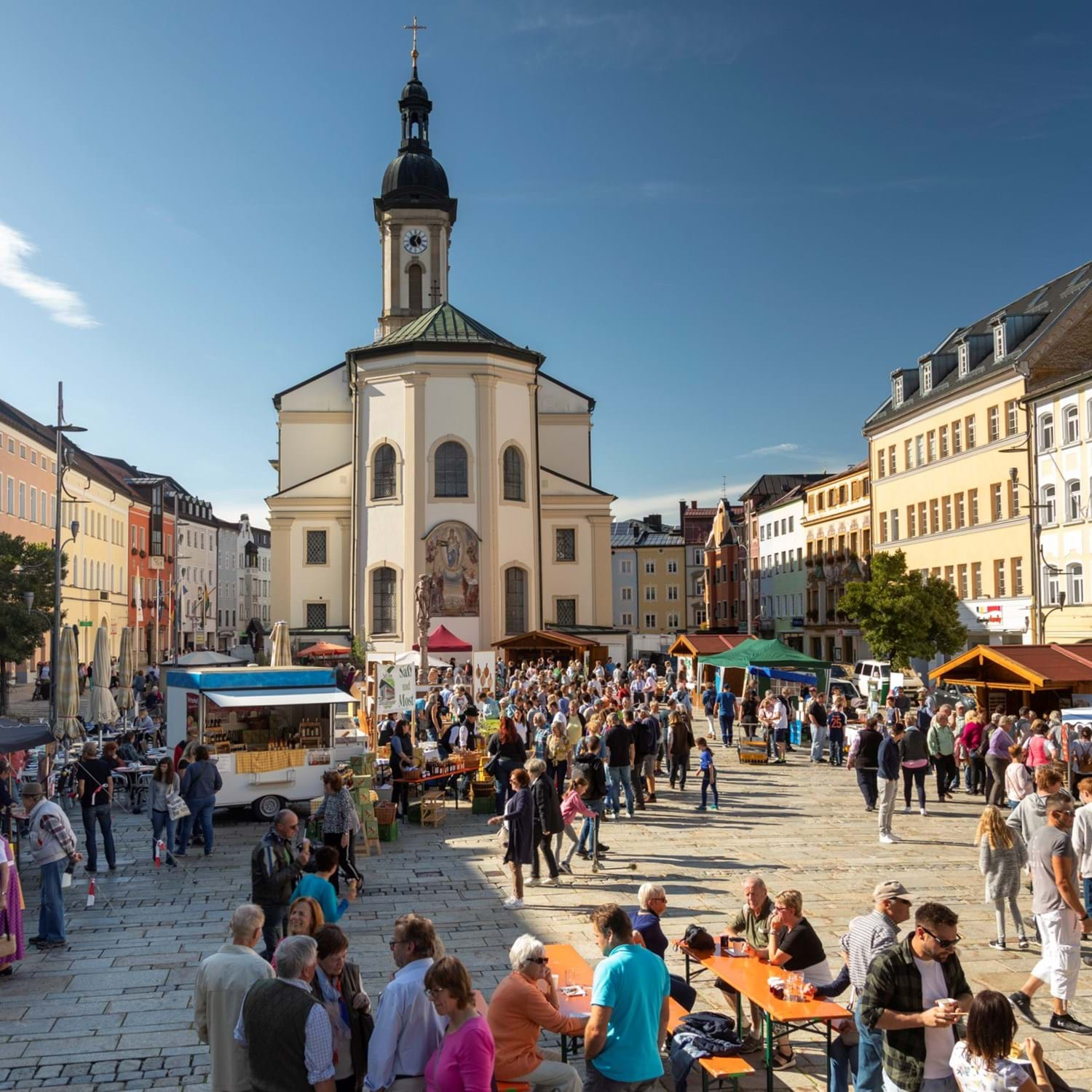 Apfelmarkt auf dem Traunsteiner Stadtplatz