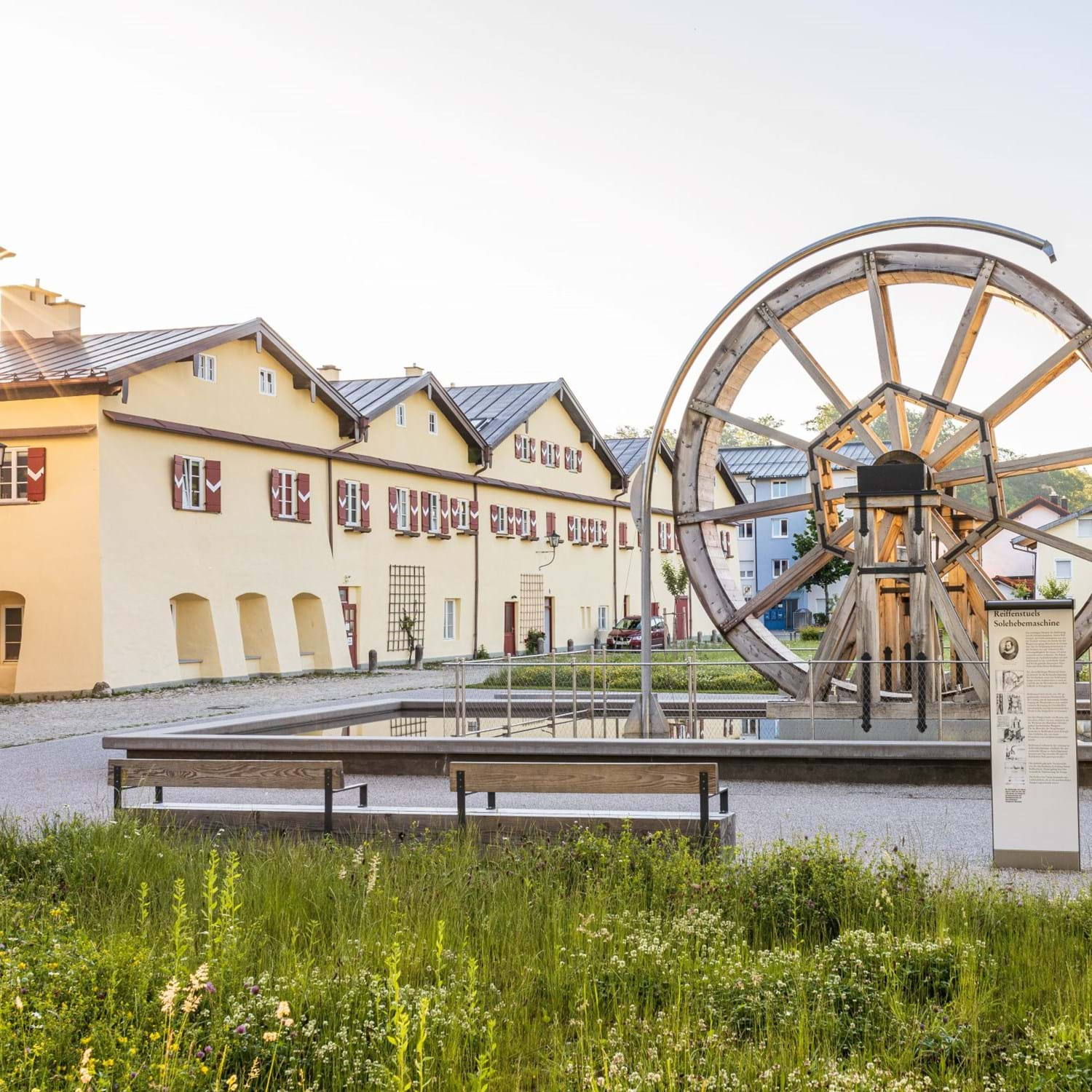 Wasserrad im Salinenpark - das Freilichtmuseum Traunstein © Richard Scheuerecker