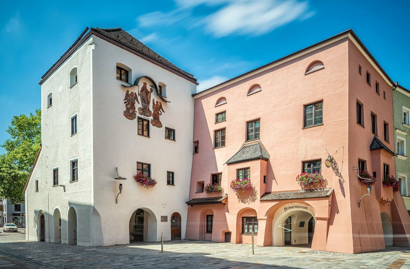 Heimathaus - Stadt- und Spielzeugmuseum Traunstein © Richard Scheruerecker.JPG