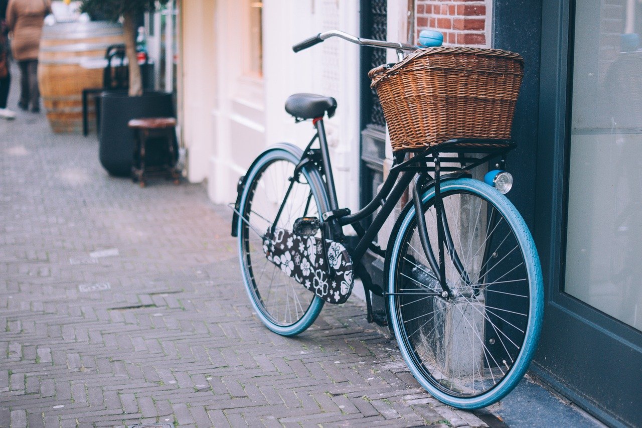 Fahrrad geparkt.jpg