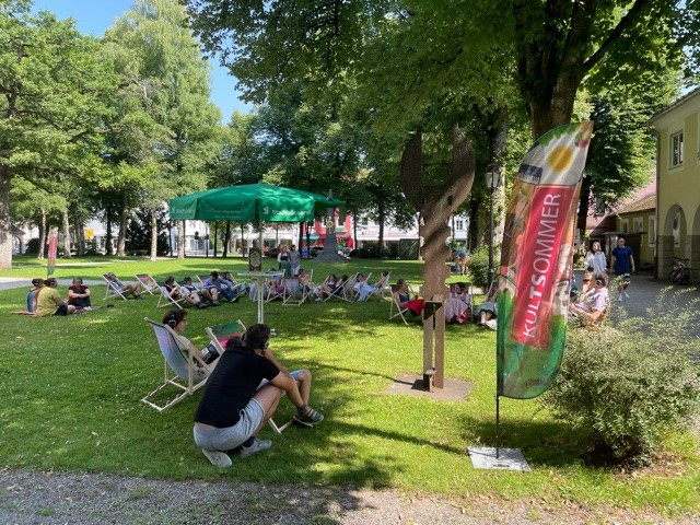 Hörpicknick Stadtpark © Maxi Burghartswieser.jpg Leider haben wir keinen Alternativtext zu diesem Bild, aber wir arbeiten daran.