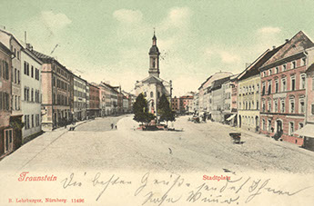 Stadtplatz, Sternbräu rechts im Bild